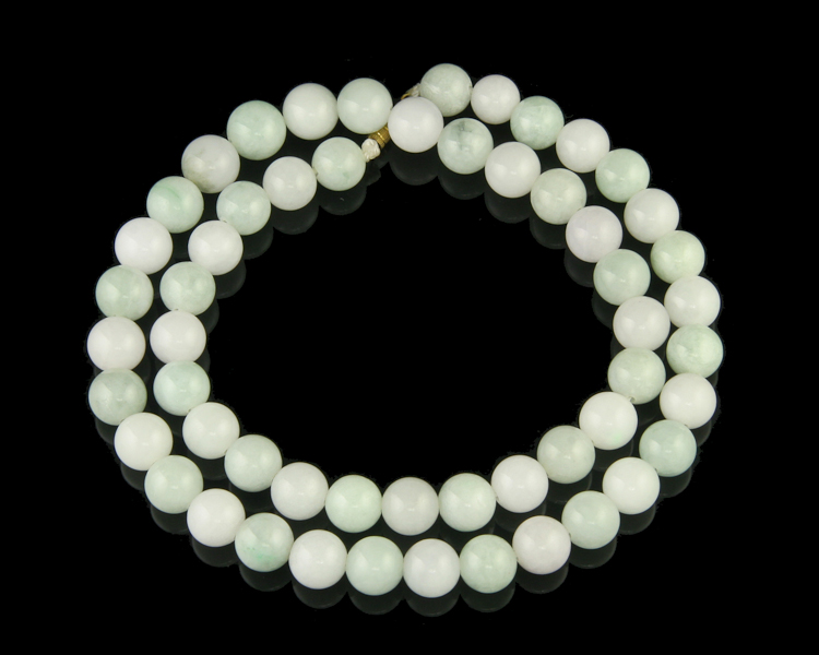 Jadeite (type-A) bead necklace - Click Image to Close