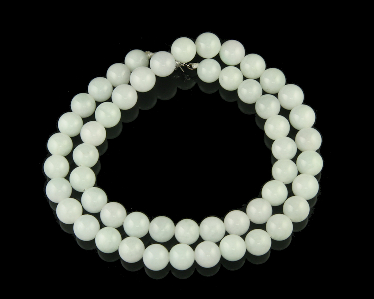 Jadeite (type-A) bead necklace - Click Image to Close