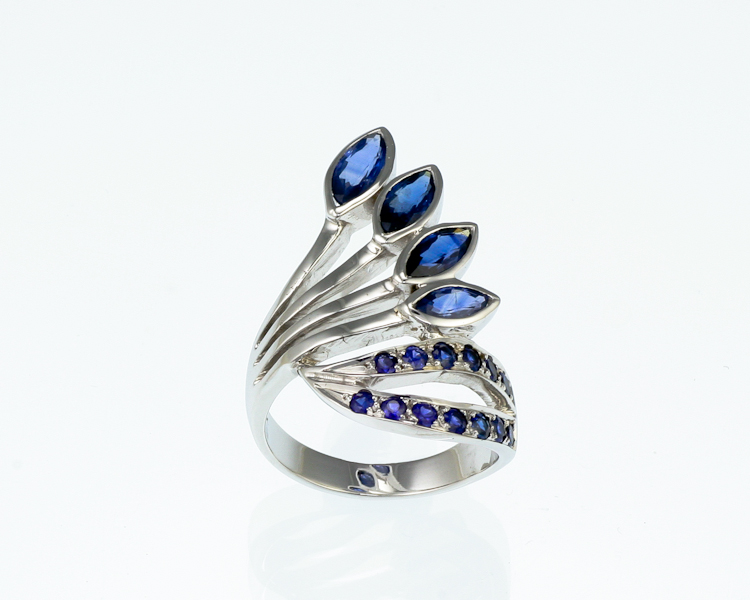 Blue sapphire ring - Click Image to Close