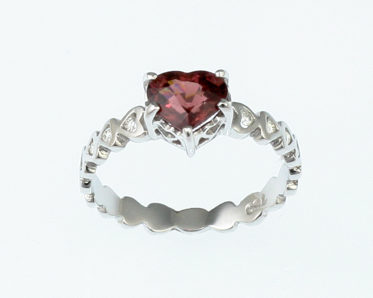 Garnet and diamond ring - Click Image to Close