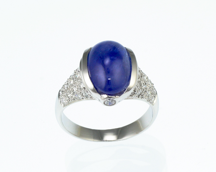 Blue sapphire and diamond ring - Click Image to Close