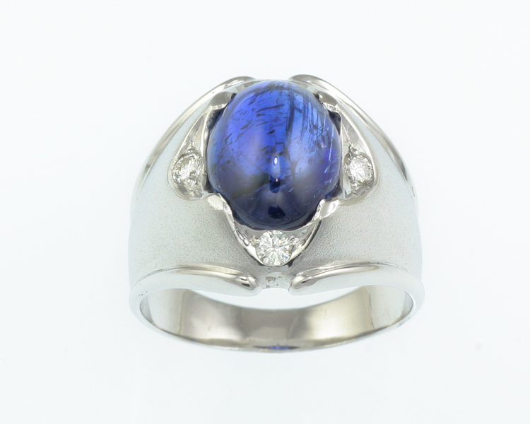 Blue sapphire and diamond ring - Click Image to Close