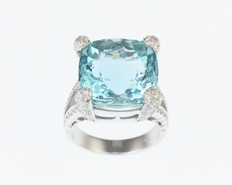 Aquamarine and diamond ring - Click Image to Close