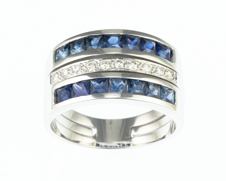 Blue sapphire and diamond ring - Click Image to Close