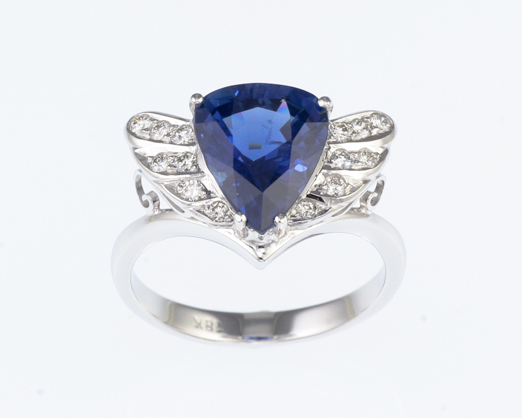 Blue sapphire and diamond ring - Click Image to Close