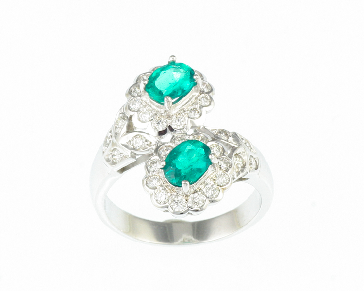 Emerald and diamond ring - Click Image to Close