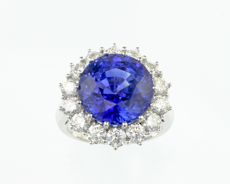 Blue sapphire and diamond ring - Click Image to Close