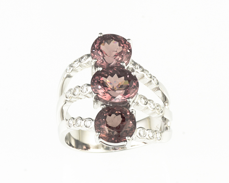 Color-change garnet and diamond ring - Click Image to Close