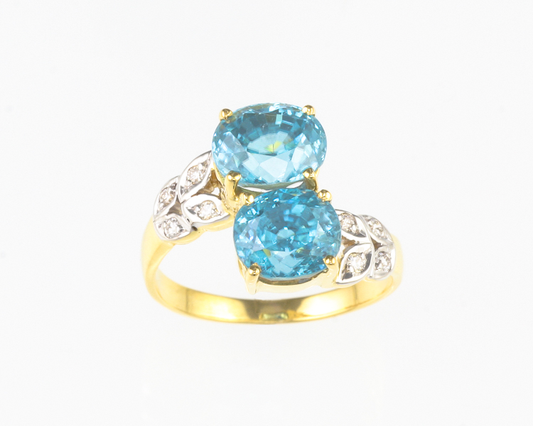 Zircon and diamond ring - Click Image to Close