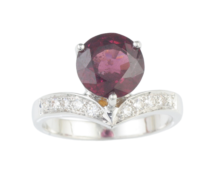 Garnet and diamond ring - Click Image to Close