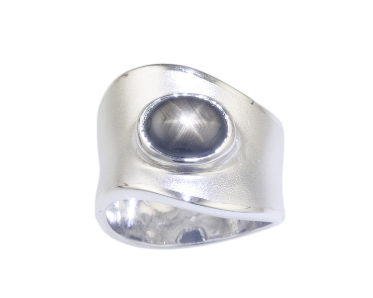 Star sapphire ring - Click Image to Close