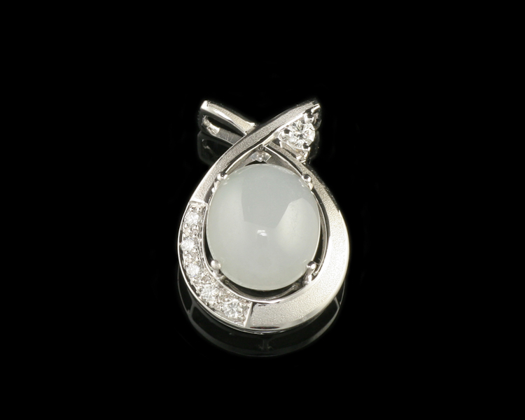 Jadeite (type-A) and diamond pendant - Click Image to Close