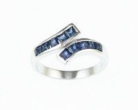 Blue sapphire ring