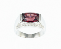 Garnet and diamond ring