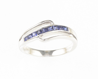 Blue sapphire ring